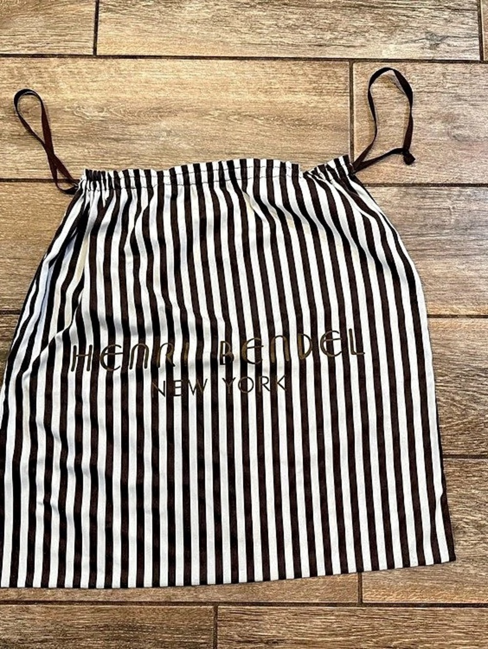 Henri Bendel Signature Stripe Dust Bag Brown & White X large Like New